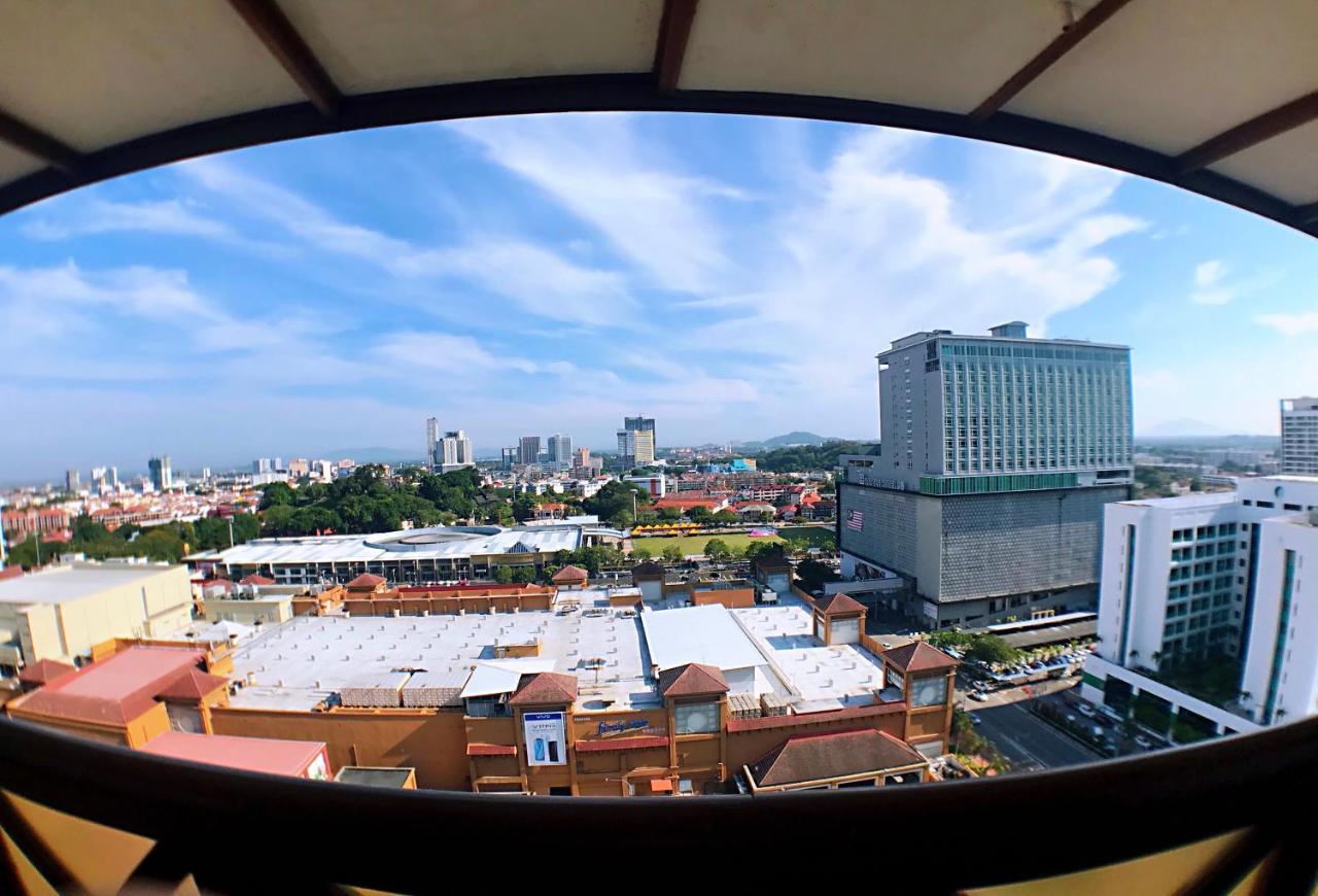 1 Bedroom Apartment, Melaka Cbd Town Center- Hosted By Private Locals Resident, Balcony With City Skyline View Or Seaview, Opposite Malls, Tv Box, 5 Minutes To Jonker Street, Малакка Экстерьер фото