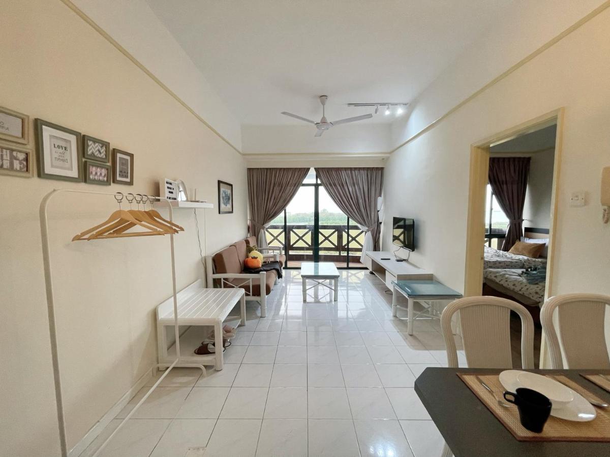 1 Bedroom Apartment, Melaka Cbd Town Center- Hosted By Private Locals Resident, Balcony With City Skyline View Or Seaview, Opposite Malls, Tv Box, 5 Minutes To Jonker Street, Малакка Экстерьер фото