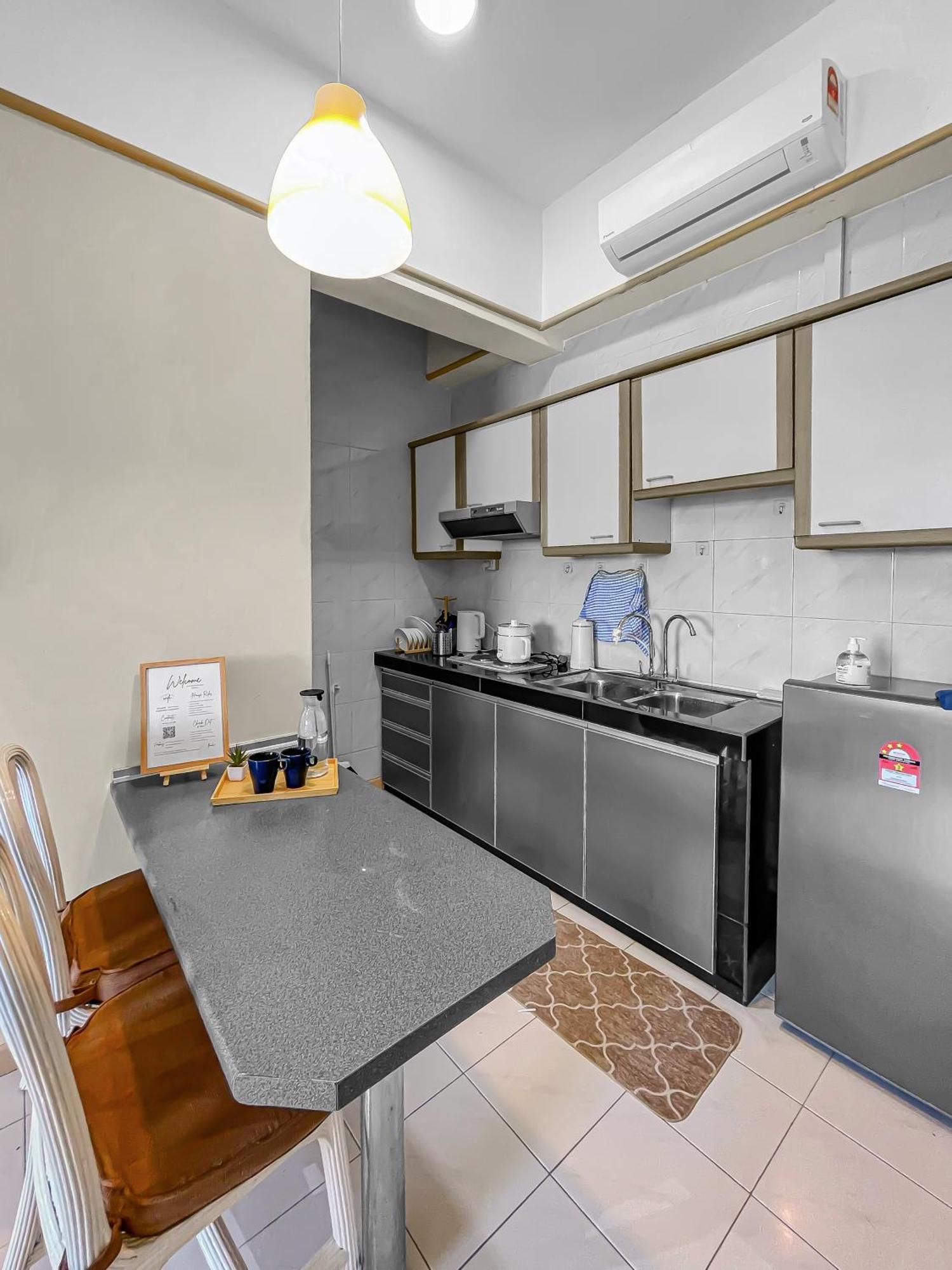 1 Bedroom Apartment, Melaka Cbd Town Center- Hosted By Private Locals Resident, Balcony With City Skyline View Or Seaview, Opposite Malls, Tv Box, 5 Minutes To Jonker Street, Малакка Экстерьер фото